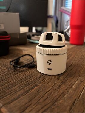PIVO POD with Charging Cord White MSRP $179.99